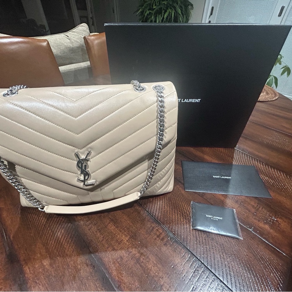 Yves Saint Laurent Loulou Large YSL Shoulder Bag in Quilted Leather. NWT - Picture 14 of 15